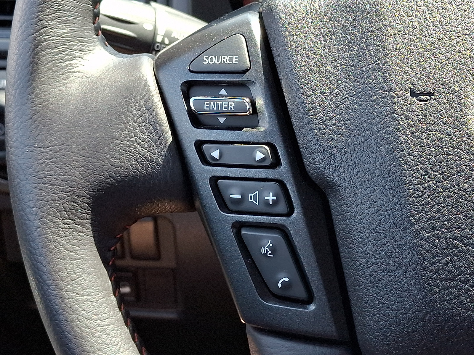 Certified 2024 Nissan Titan PRO-4X w/ Pro-4x Convenience Package AWD/4WD image 22