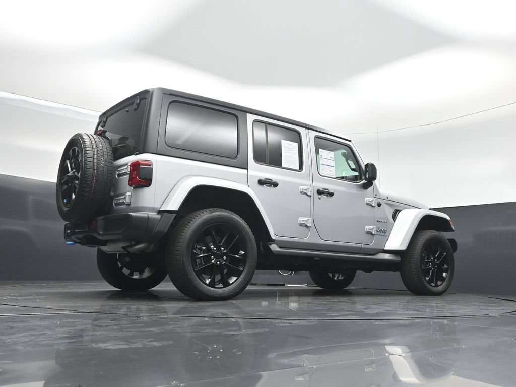 Used 2023 Jeep Wrangler Unlimited Sahara w/ Cold Weather Group AWD/4WD image 46