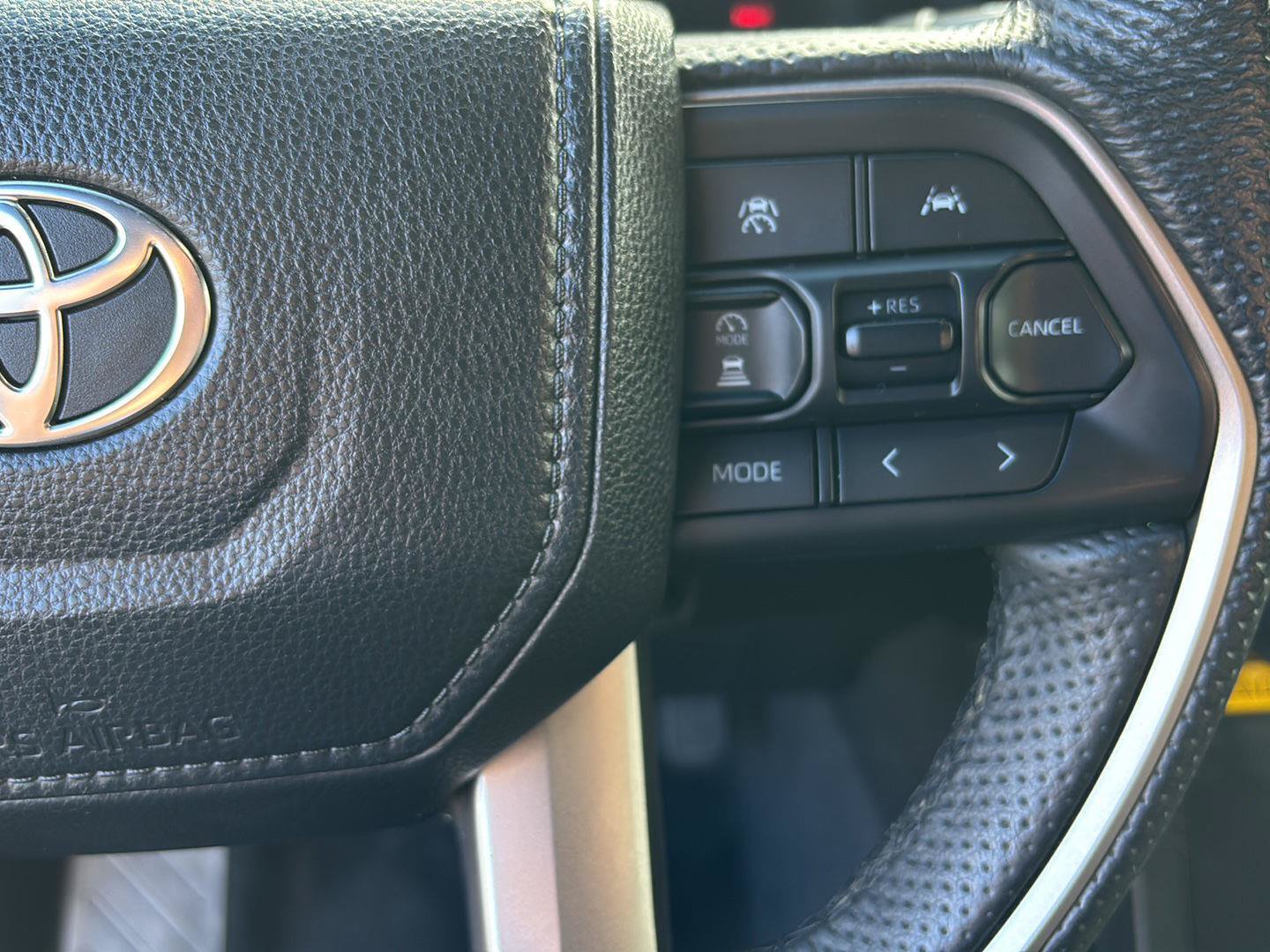 Used 2024 Toyota Tacoma SR5 AWD/4WD image 31