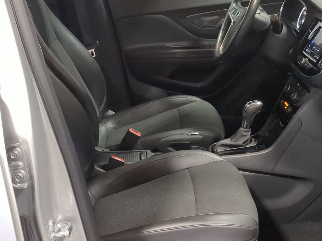 Used 2022 Buick Encore Preferred w/ Safety Package AWD/4WD image 27