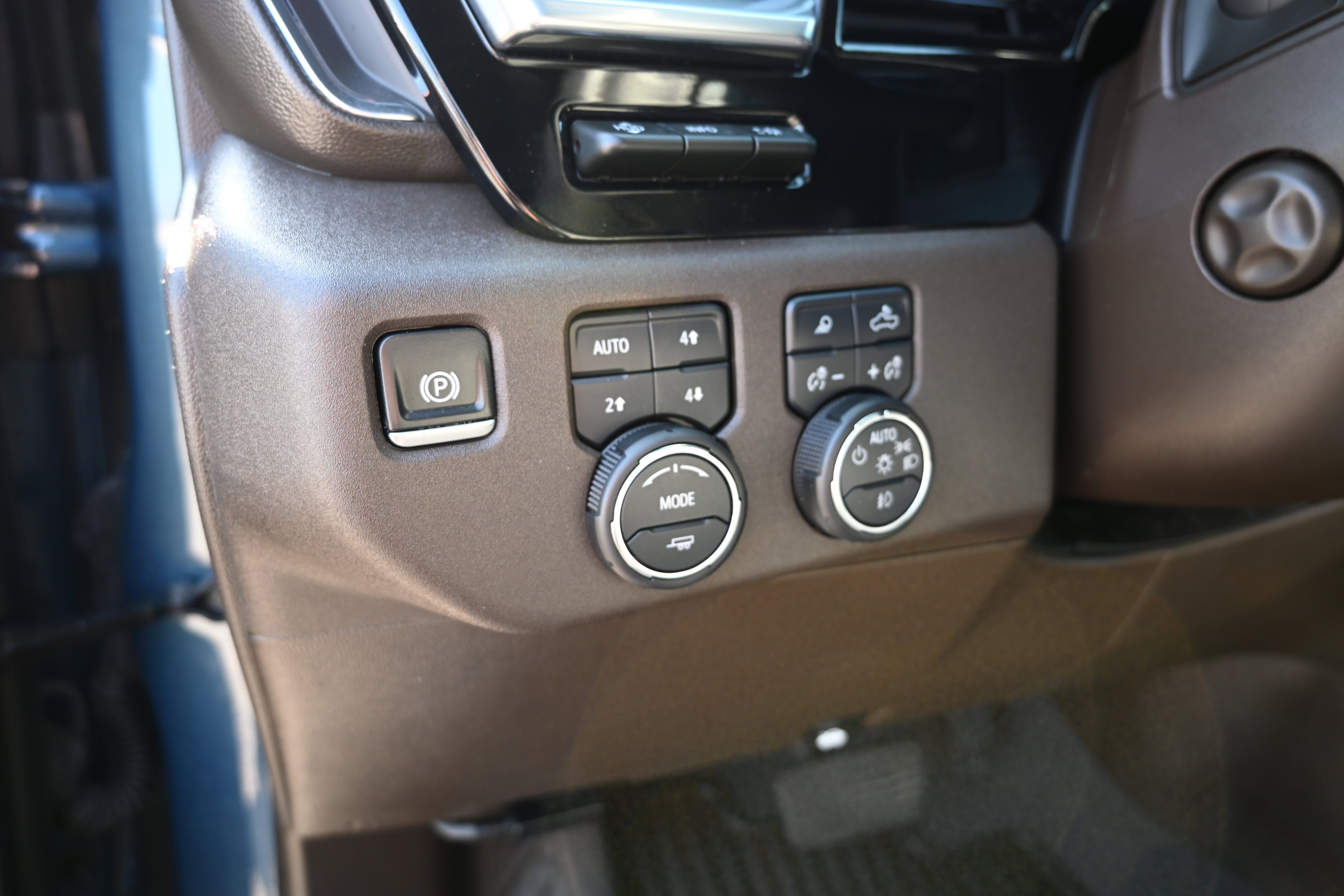 Used 2024 Chevrolet Silverado 1500 LTZ w/ Technology Package image 20