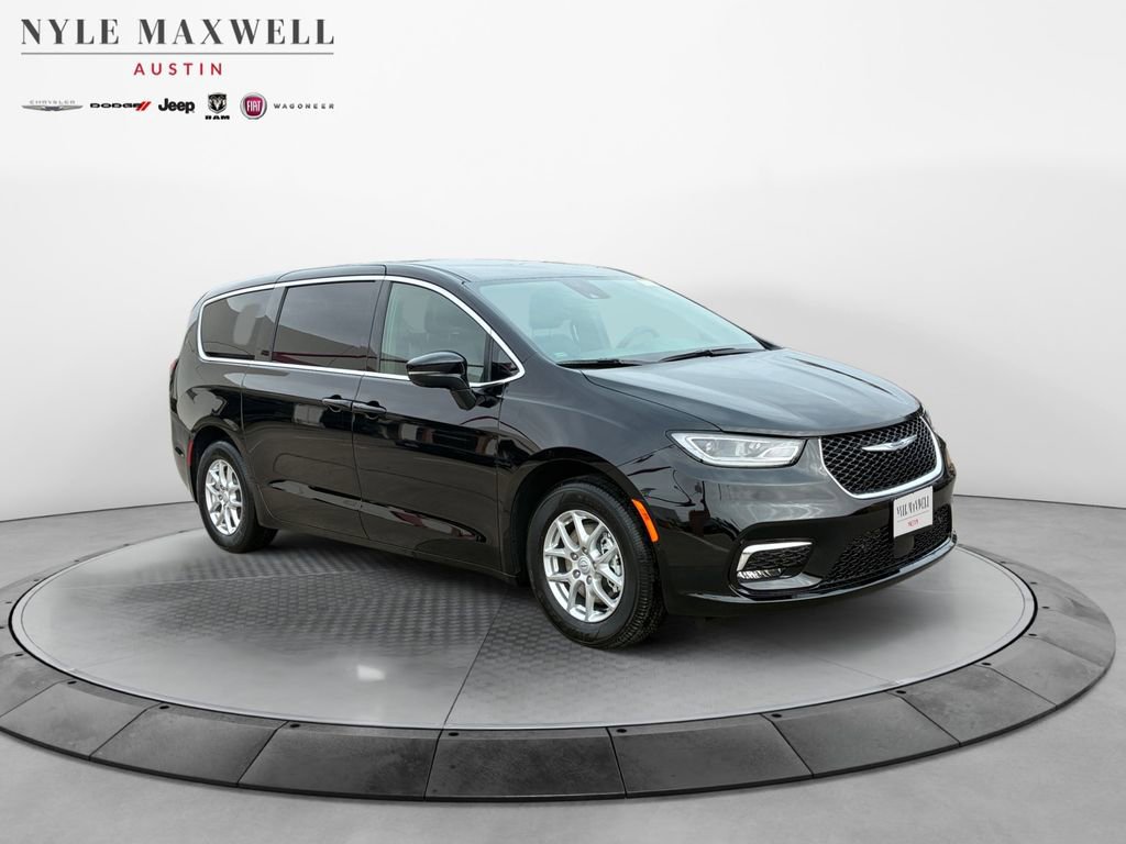 New 2026 Chrysler Pacifica Select FWD image 2
