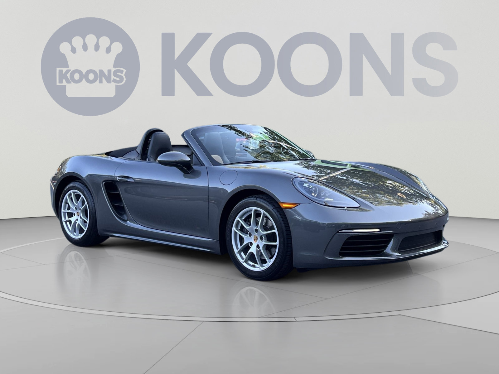 Used 2018 Porsche 718 Boxster RWD image 2