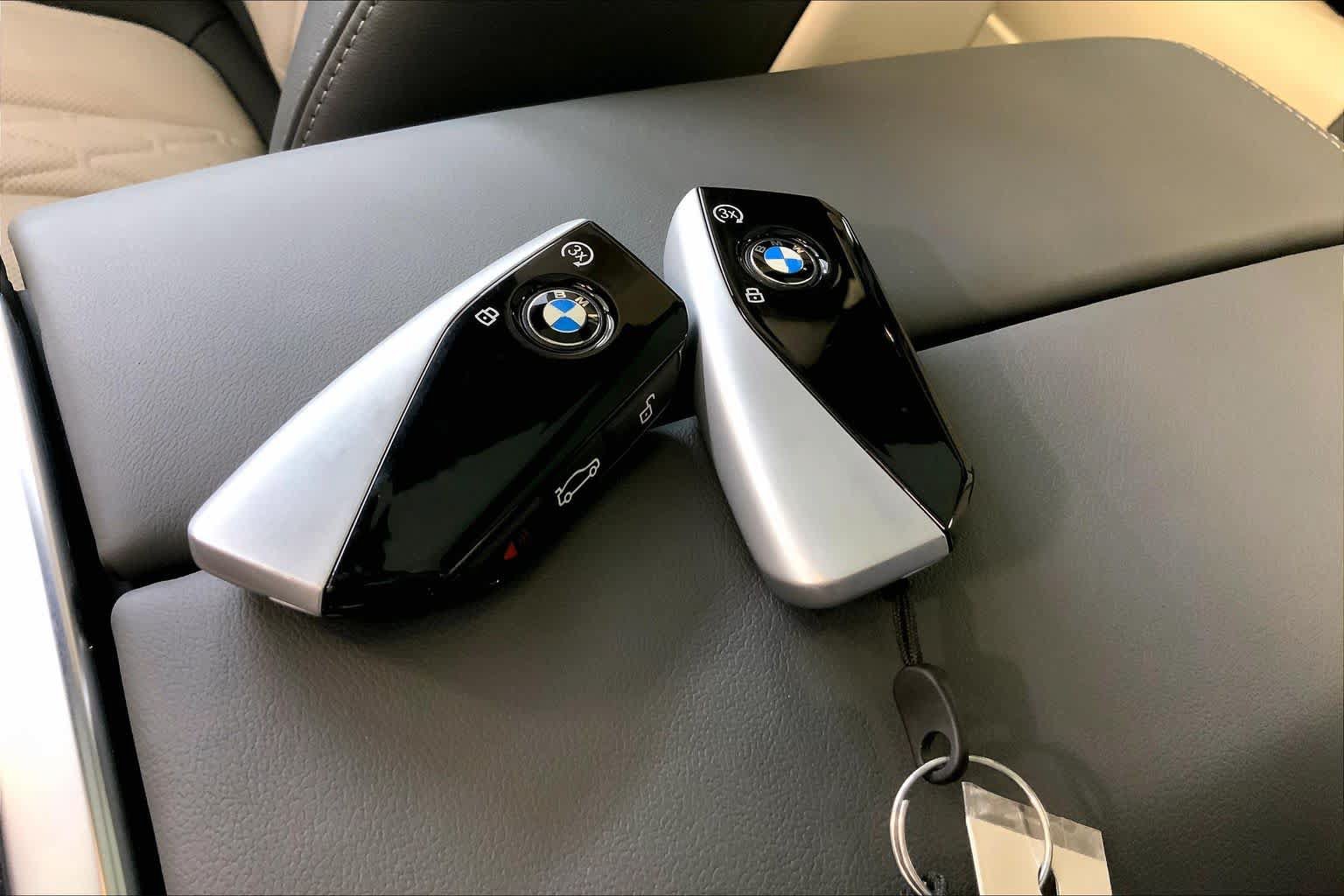 Used 2025 BMW ALPINA XB7 AWD/4WD image 14