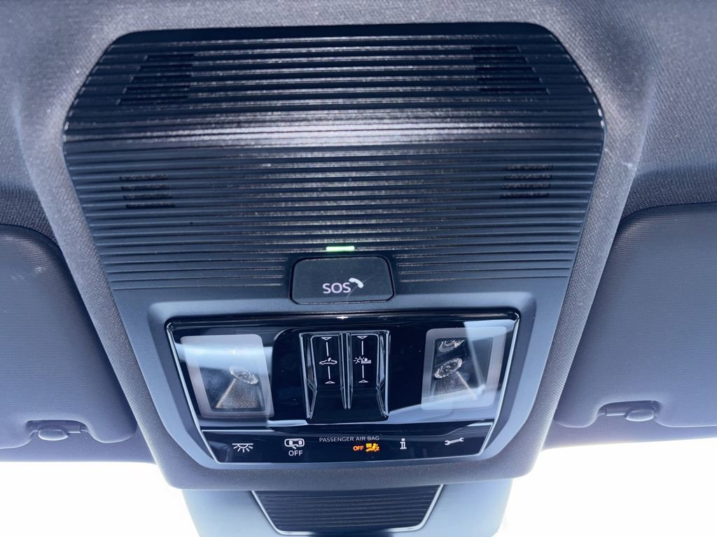 Certified 2026 Volkswagen Tiguan SE R-Line FWD image 28