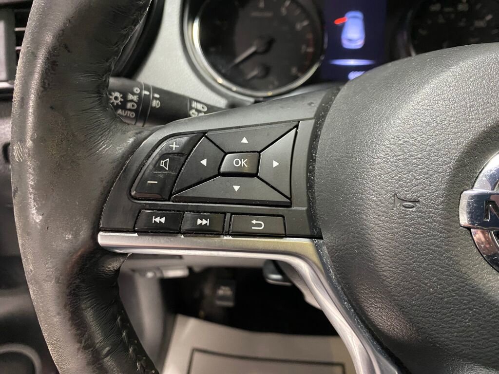 Used 2018 Nissan Rogue Sport SV w/ SV All-Weather Package AWD/4WD image 14