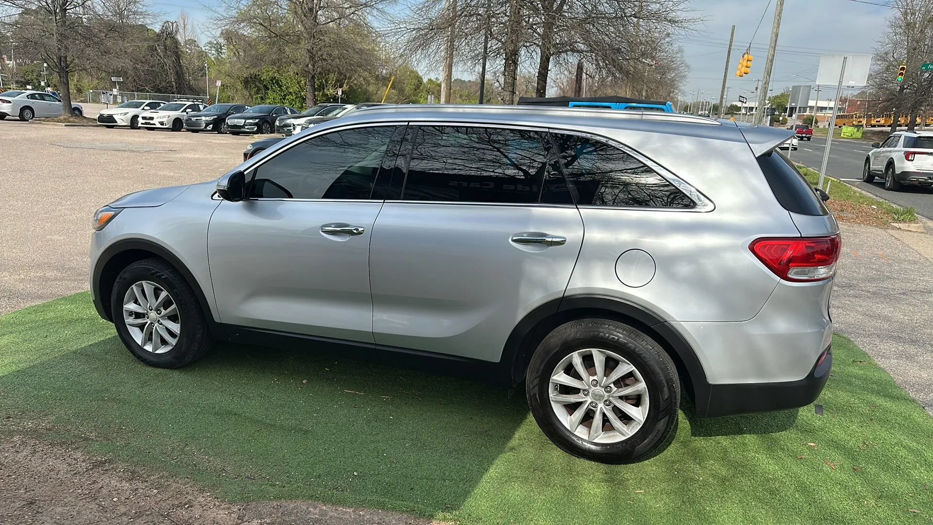 Used 2016 Kia Sorento FWD image 5
