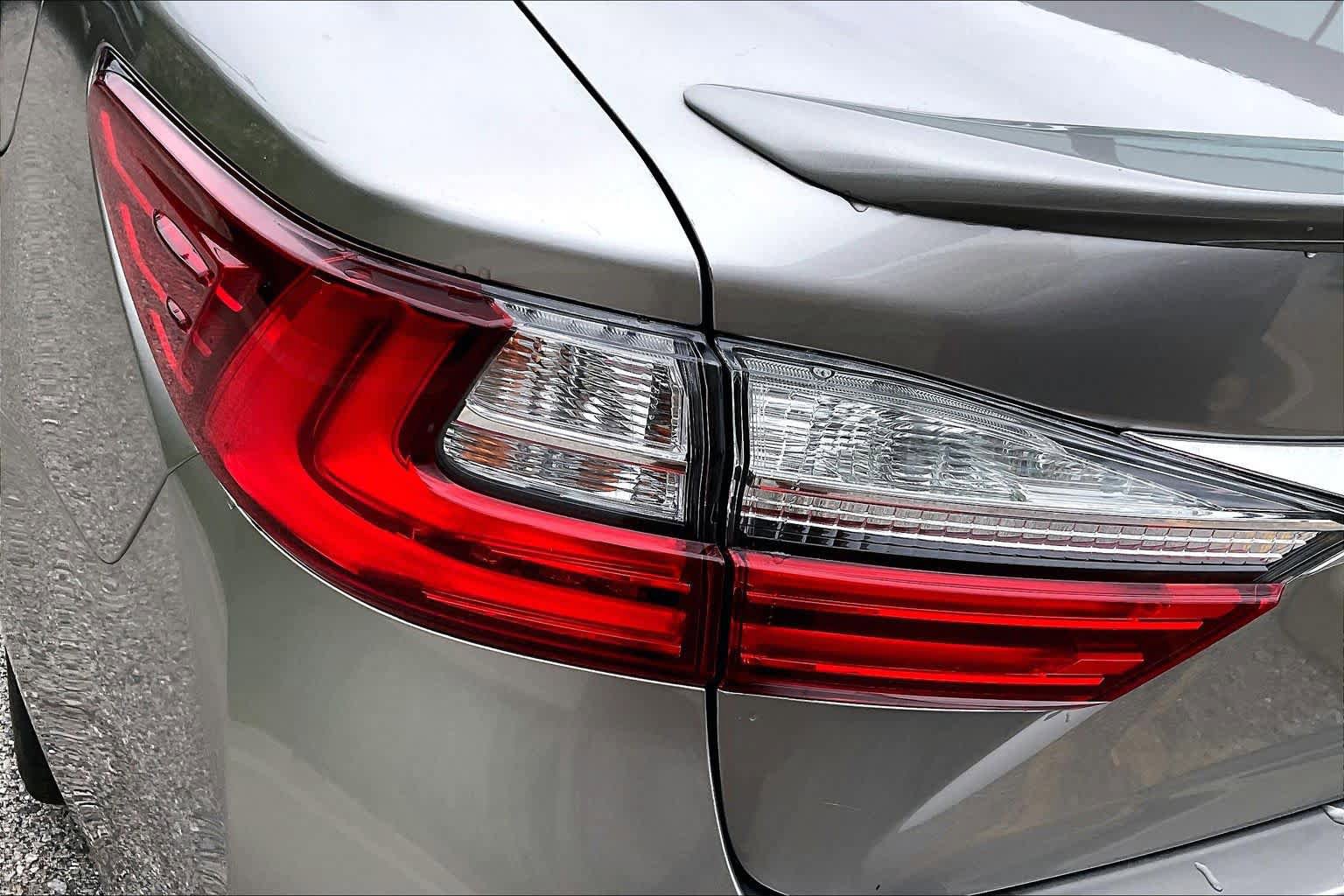 Used 2017 Lexus ES 350 w/ Luxury Package FWD image 29