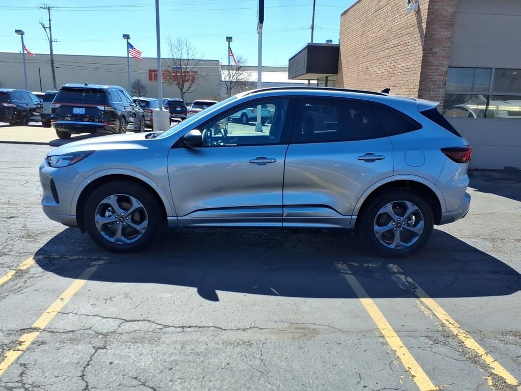 Used 2024 Ford Escape ST-Line w/ Tech Pack #1 AWD/4WD image 4