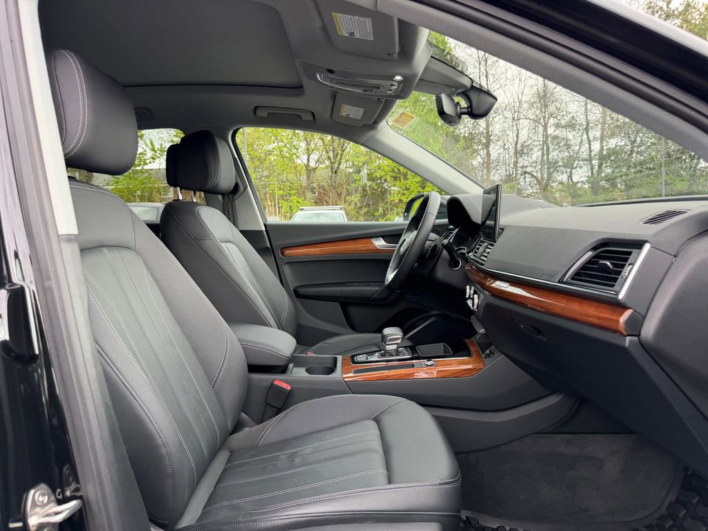 Used 2023 Audi Q5 2.0T Premium w/ Convenience Package AWD/4WD image 18