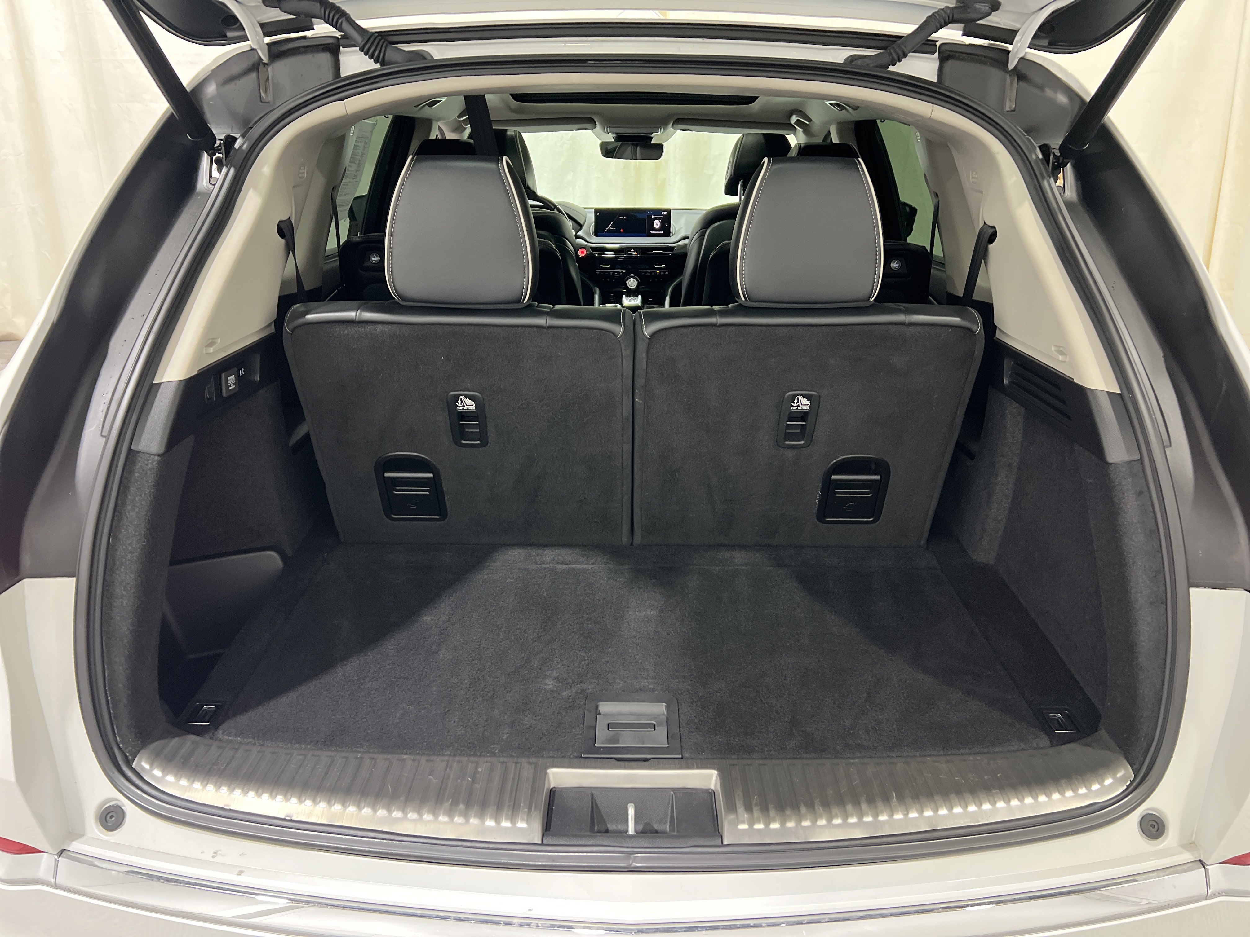 Used 2023 Acura MDX w/ Advance Package AWD/4WD image 15