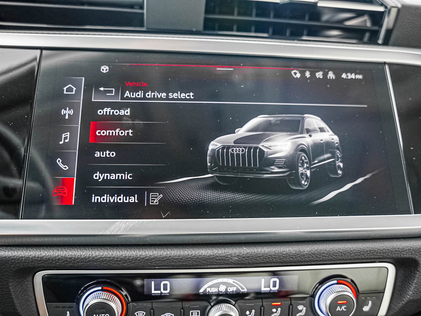 Certified 2023 Audi Q3 2.0T Premium w/ Convenience Package AWD/4WD image 17