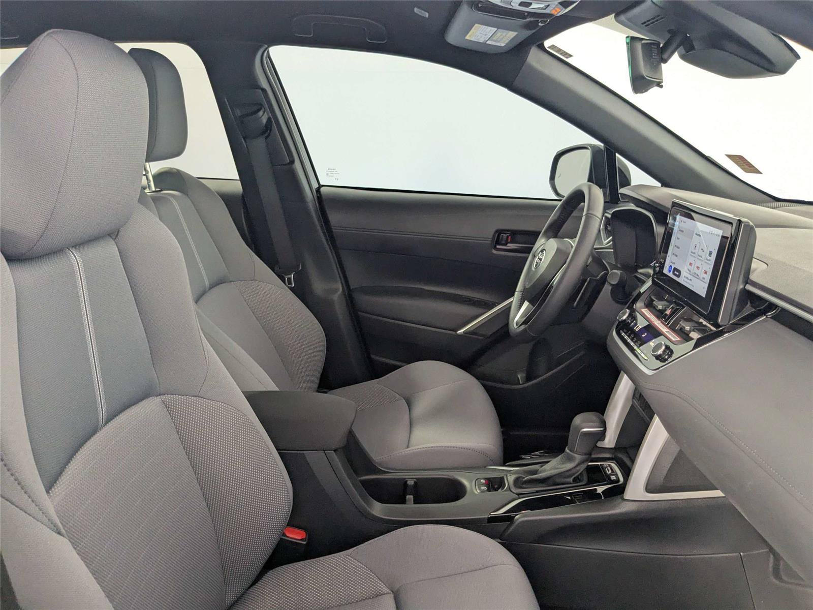 Used 2024 Toyota Corolla Cross AWD Hybrid image 32