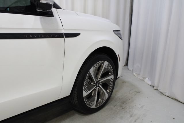 New 2027 Lincoln Navigator L Black Label w/ Black Label Special Edition AWD/4WD image 29