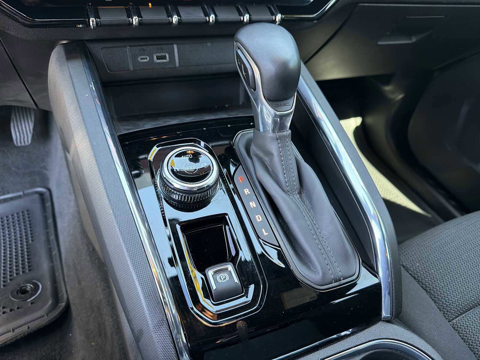 Used 2023 GMC Canyon Elevation w/ Convenience Package image 12