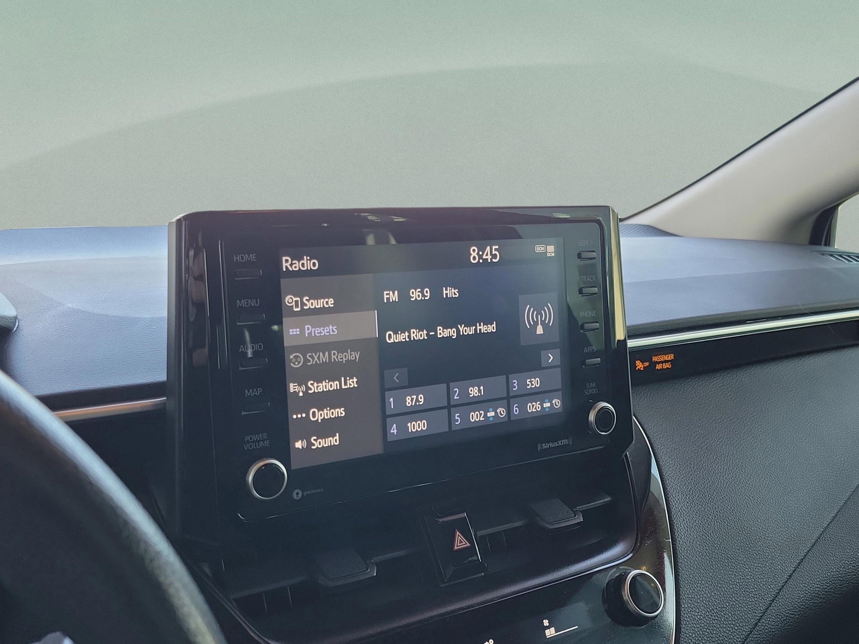 Used 2022 Toyota Corolla LE FWD image 6