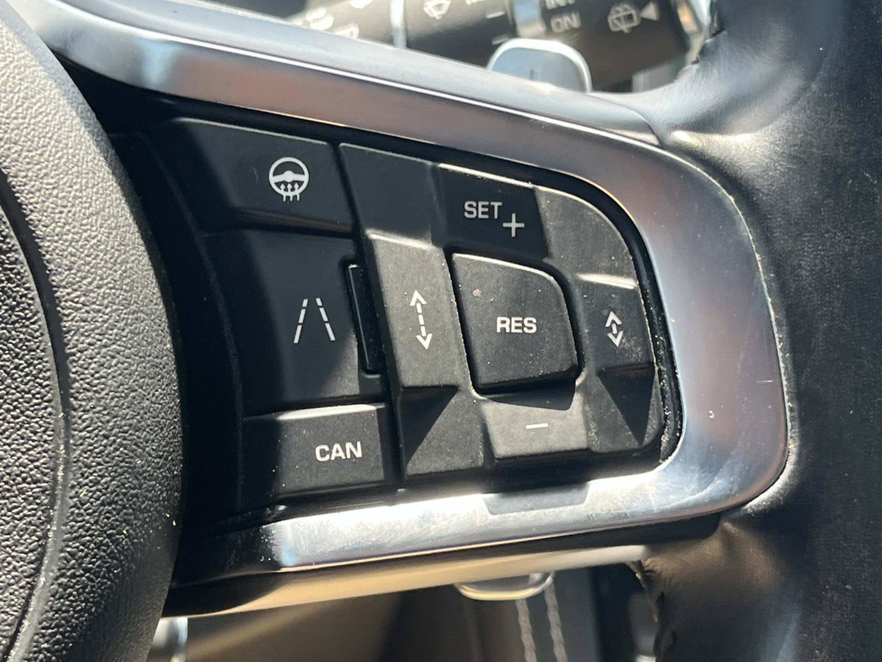 Used 2020 Jaguar F-PACE S AWD/4WD image 34