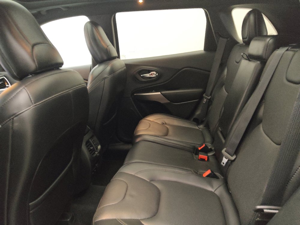 Used 2019 Jeep Cherokee High Altitude AWD/4WD image 18