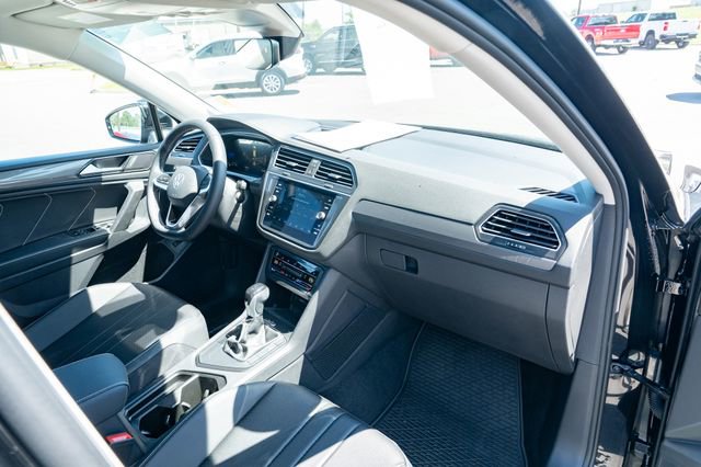 Certified 2023 Volkswagen Tiguan SE FWD image 41