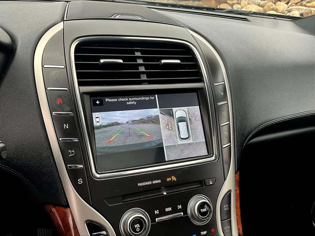 Used 2018 Lincoln MKX Reserve w/ Driver Assistance Package image 18