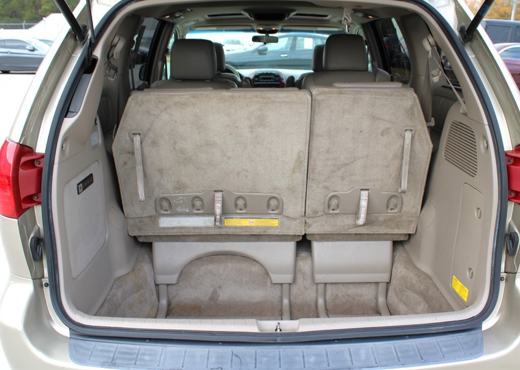 Used 2005 Toyota Sienna XLE image 42