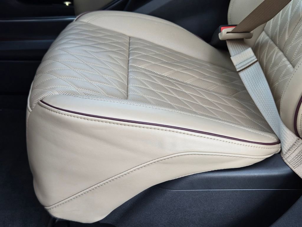 Certified 2024 Cadillac Lyriq Luxury w/ Nappa Leather Package image 28