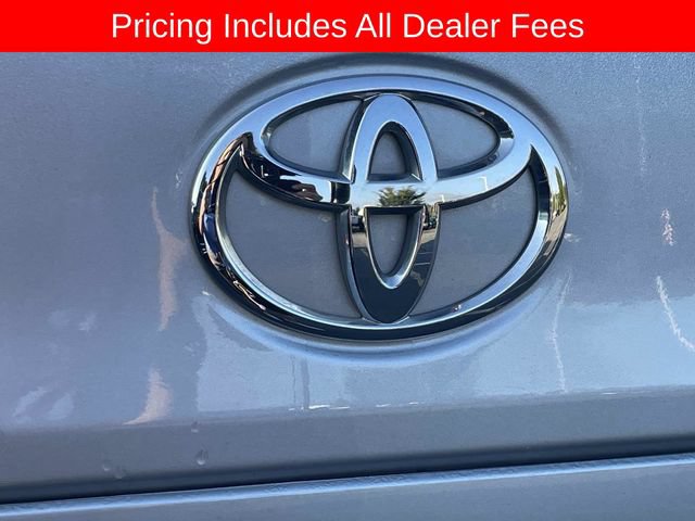 Used 2025 Toyota Corolla Cross XLE FWD image 7