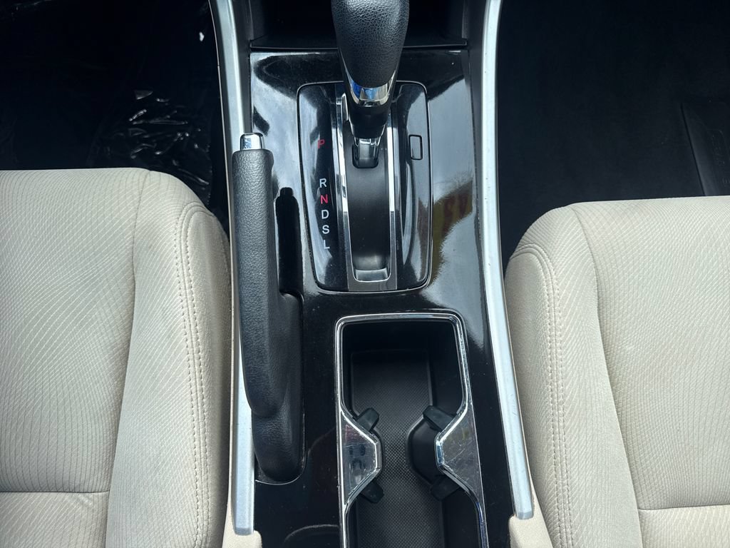 Used 2016 Honda Accord EX image 24