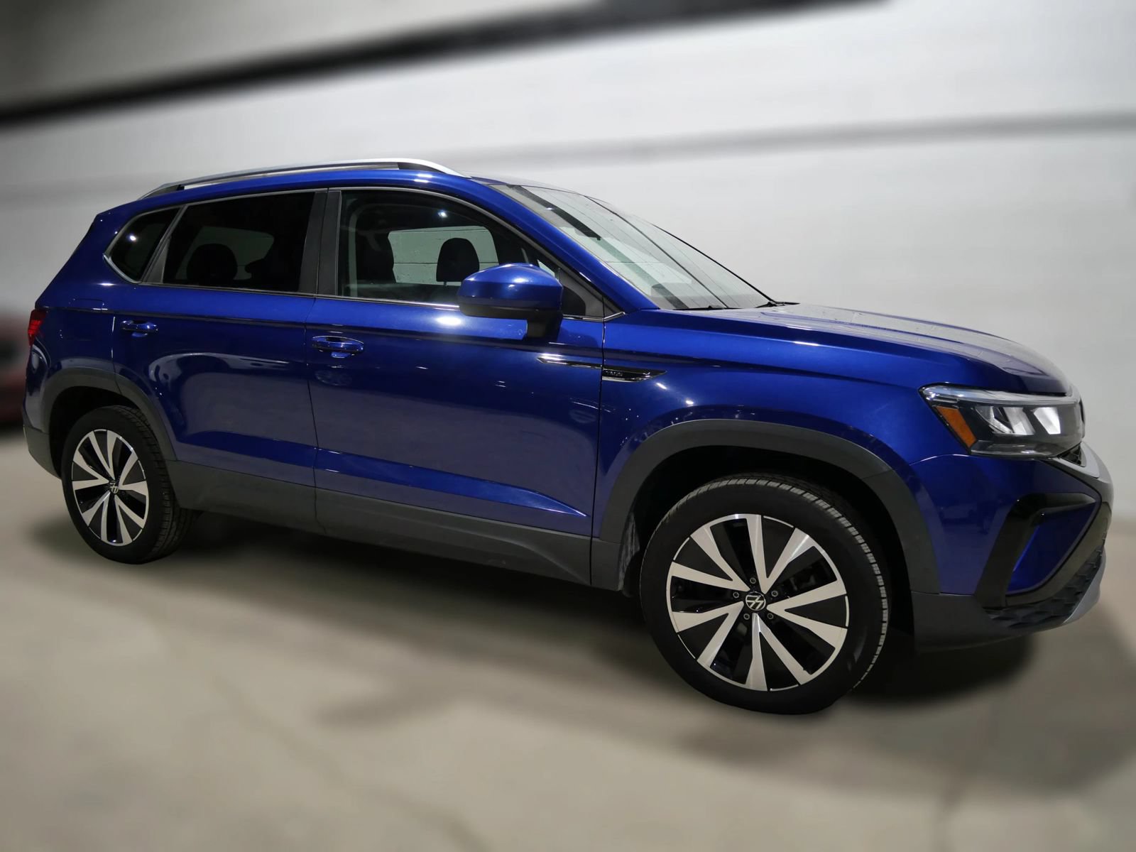 Used 2023 Volkswagen Taos SE FWD image 3