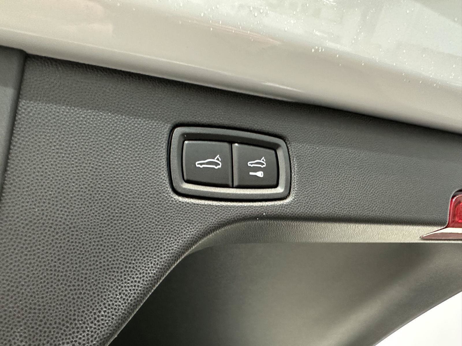 New 2026 Porsche Macan 4S Electric AWD/4WD image 38