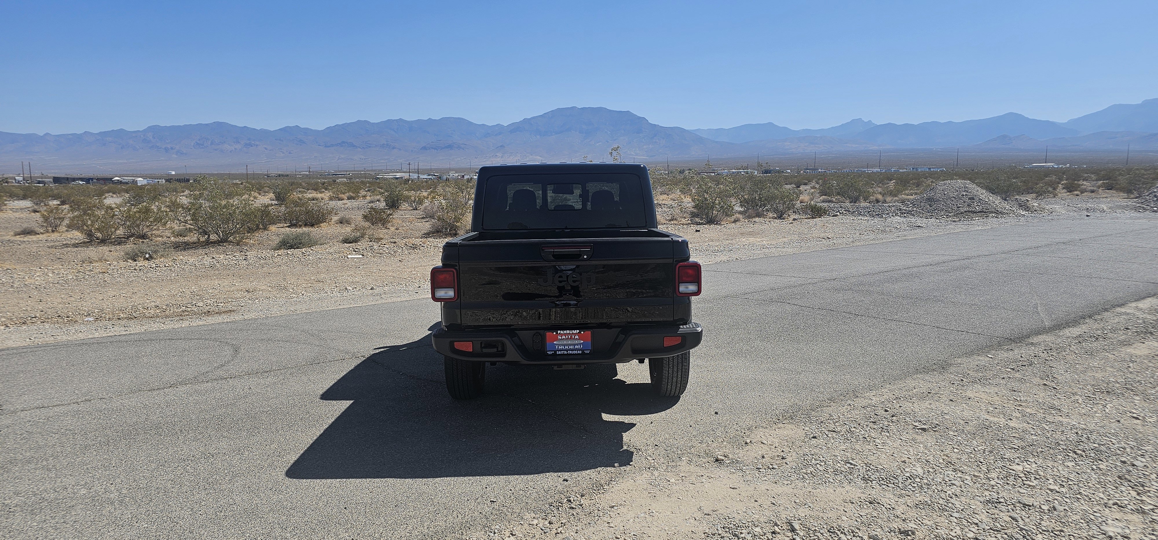 New 2025 Jeep Gladiator Sport image 4
