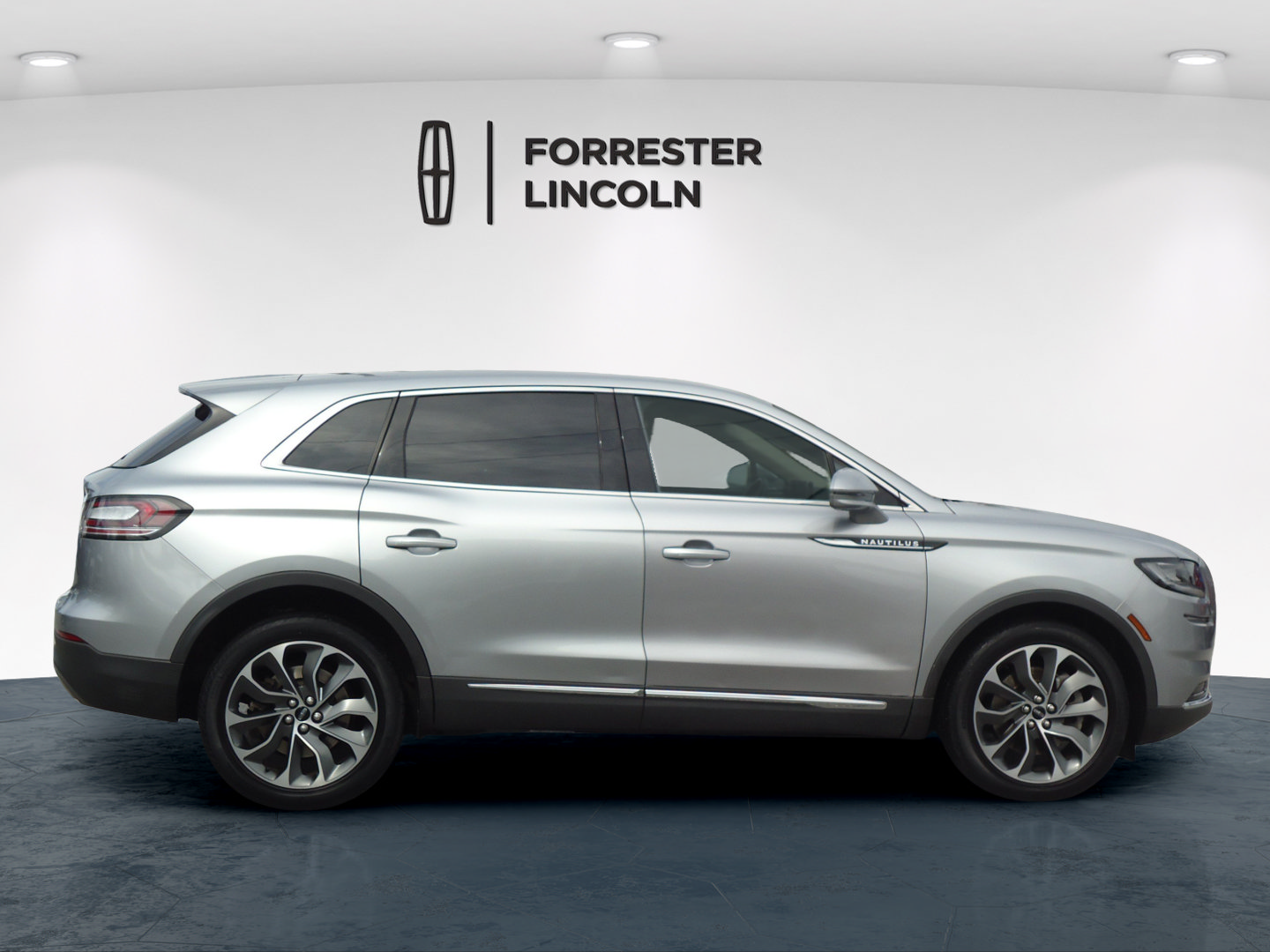 Certified 2023 Lincoln Nautilus Reserve AWD/4WD image 2