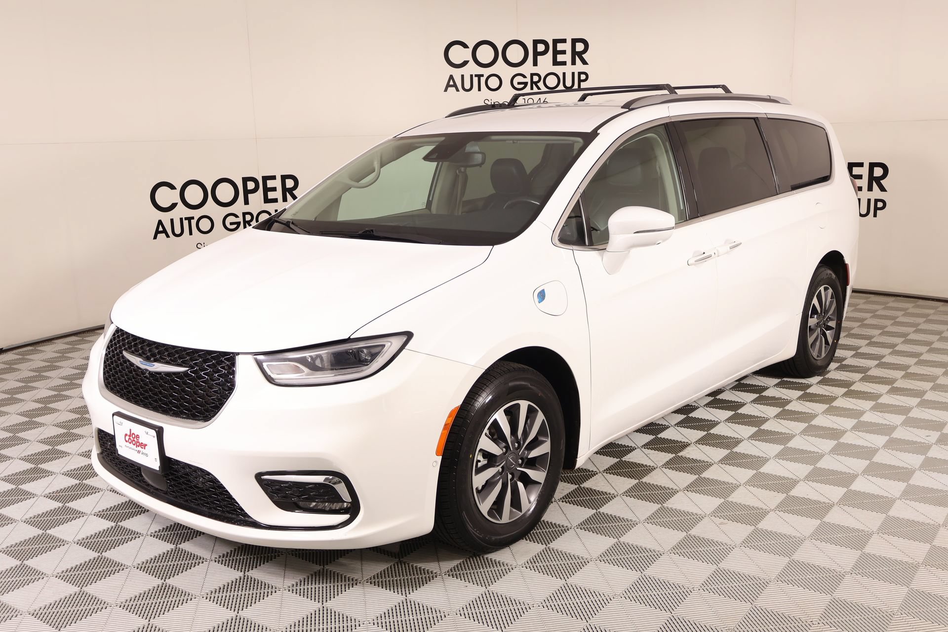 Used 2021 Chrysler Pacifica Touring-L FWD image 11