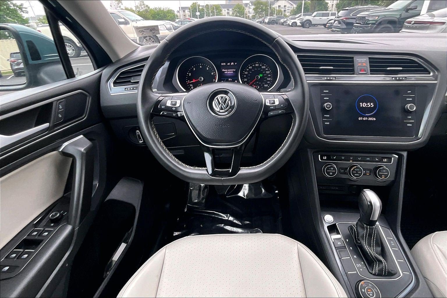Used 2021 Volkswagen Tiguan SE w/ Panoramic Sunroof Package AWD/4WD image 5