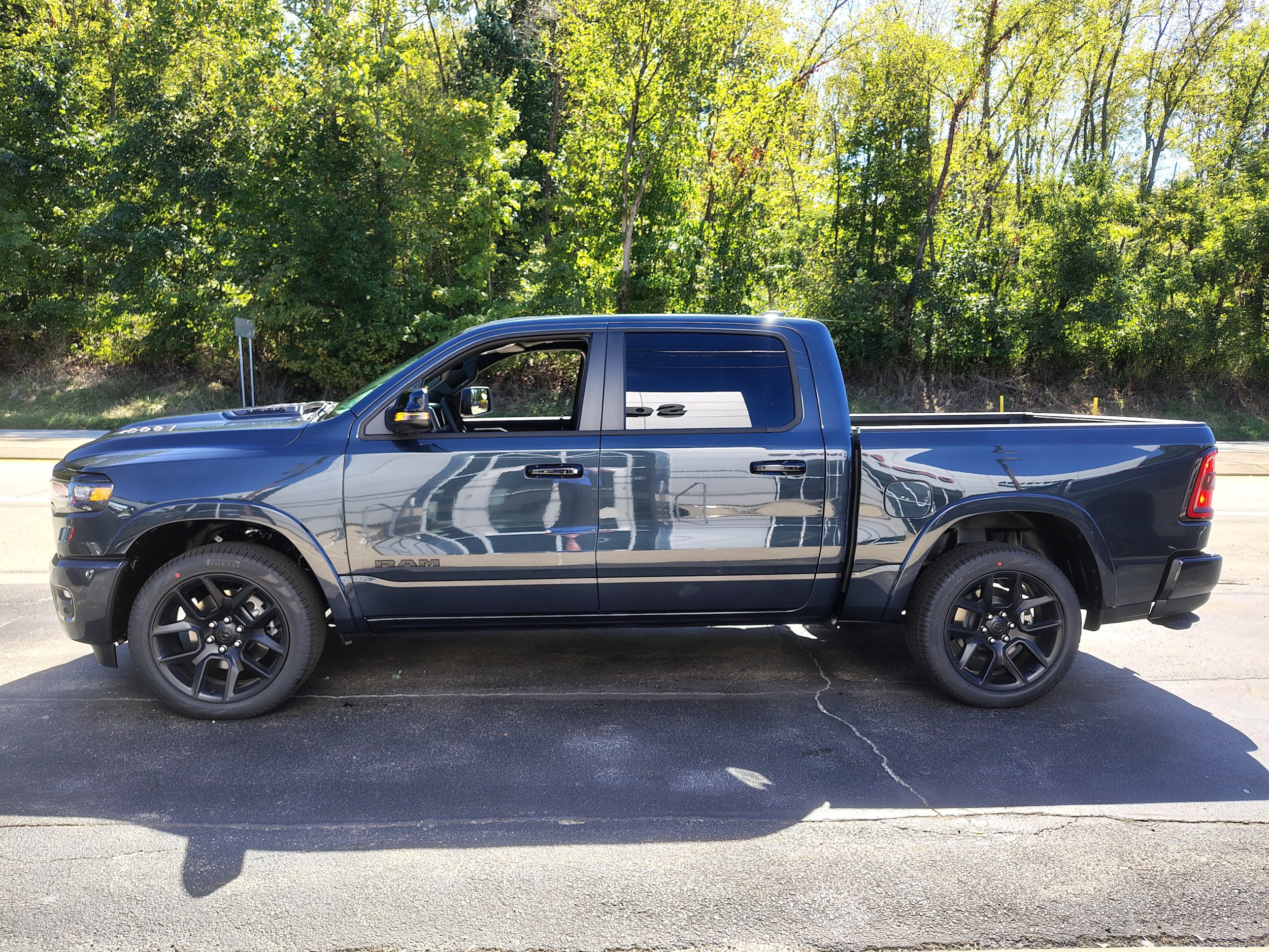 New 2027 RAM 1500 Laramie AWD/4WD image 8