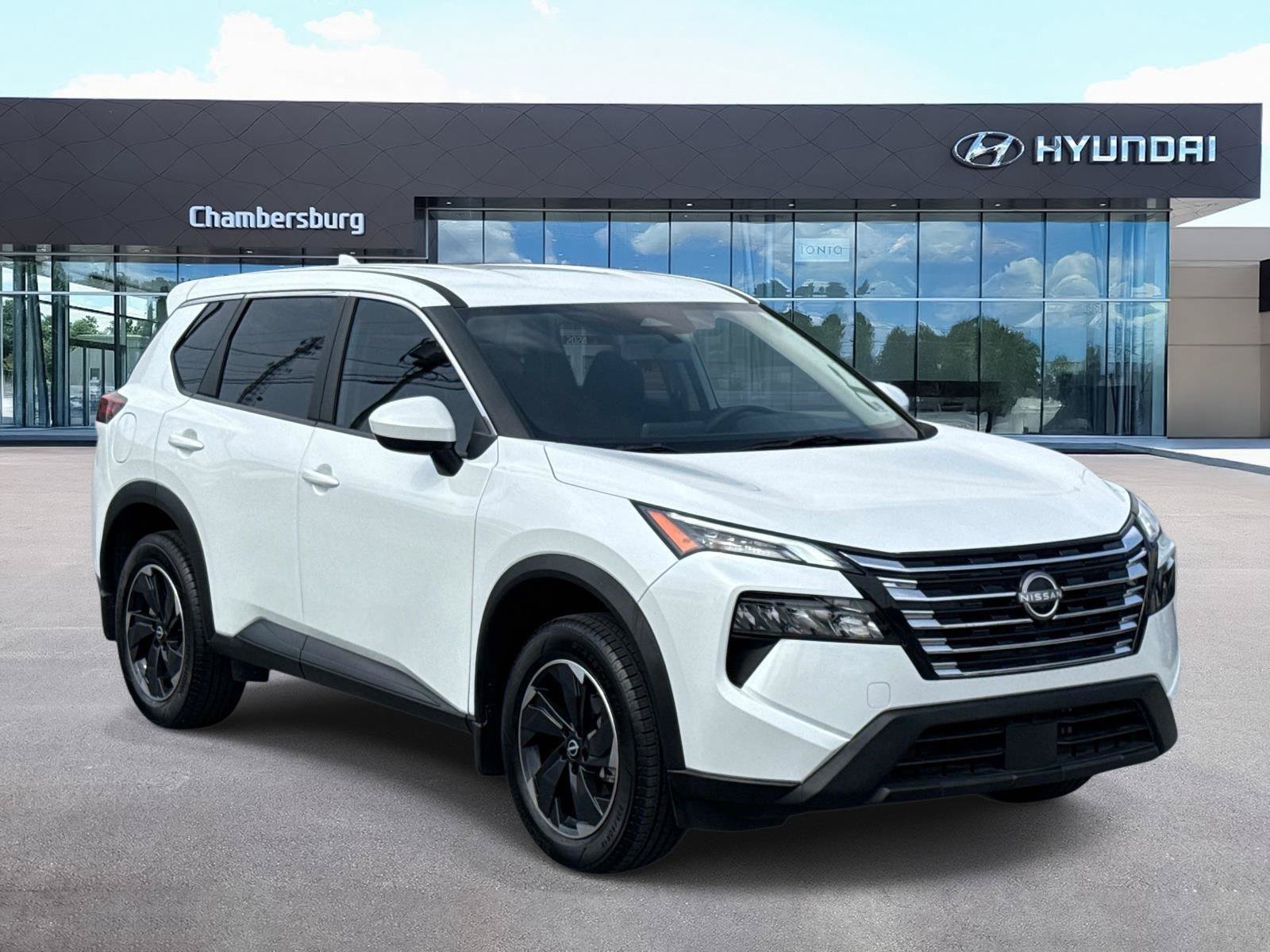 Used 2025 Nissan Rogue SV FWD image 1