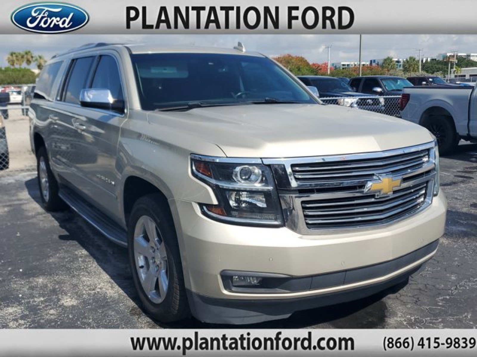 Used 2015 Chevrolet Suburban LTZ RWD image 1