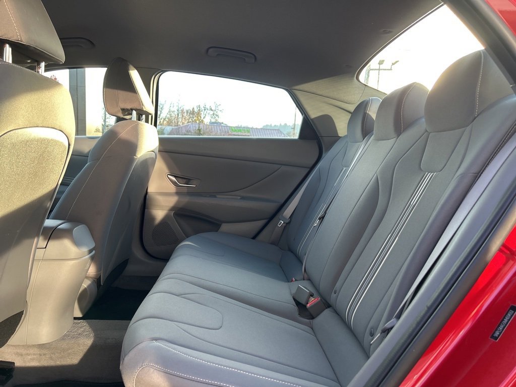 Certified 2021 Hyundai Elantra SEL w/ Convenience Package image 11