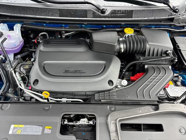 New 2027 Chrysler Pacifica Select w/ Family Tech Group FWD image 35