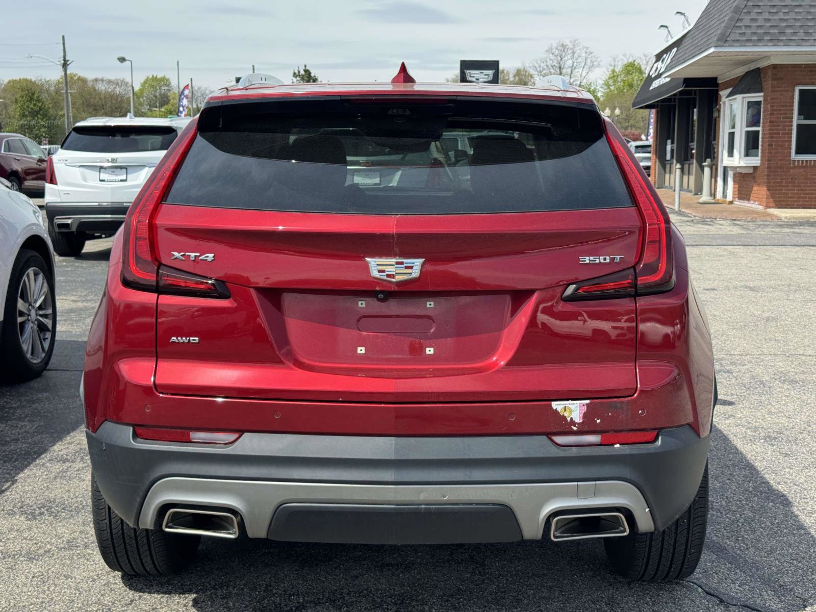 Certified 2022 Cadillac XT4 Premium Luxury w/ Enhanced Visibility Package AWD/4WD image 9