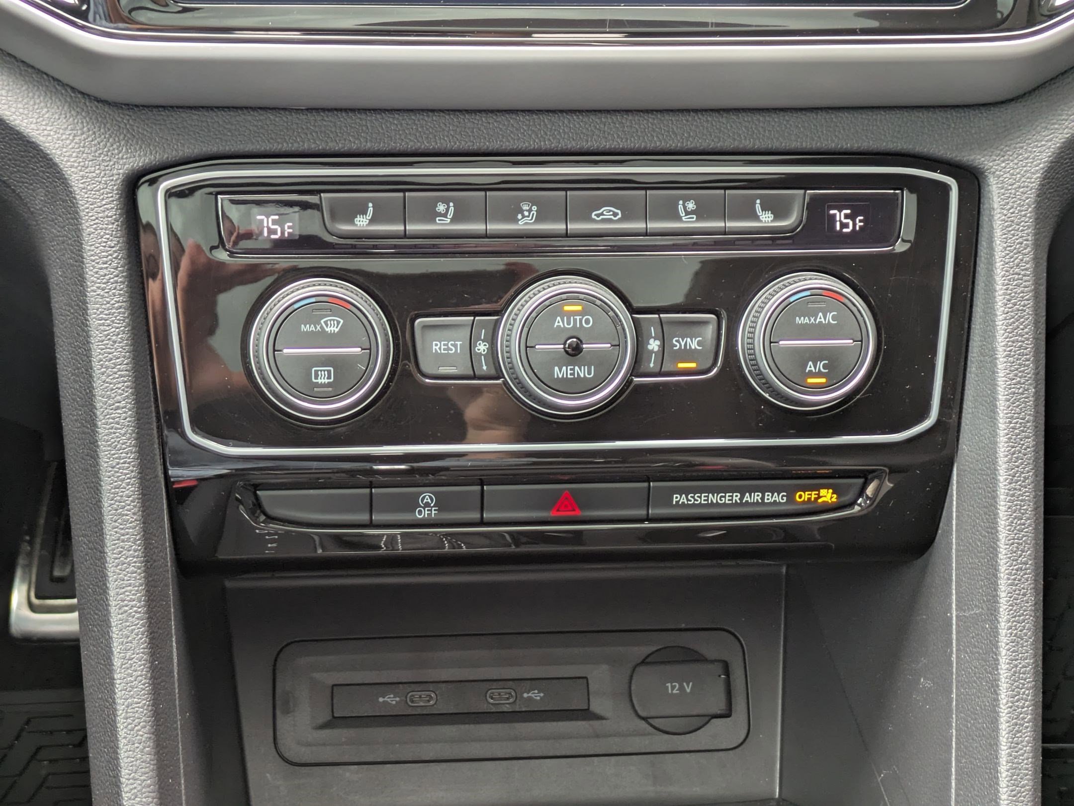 Used 2022 Volkswagen Atlas SEL Premium image 19