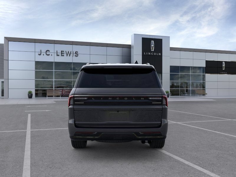 New 2026 Lincoln Navigator Reserve w/ Jet Appearance Package AWD/4WD image 6