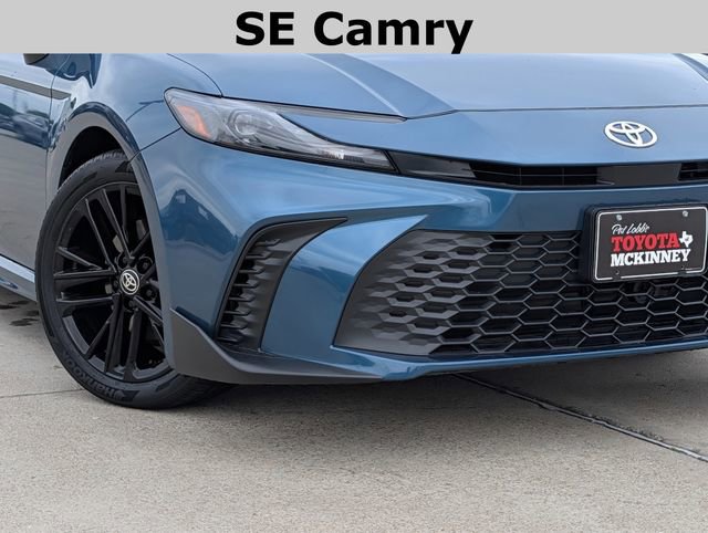 Used 2025 Toyota Camry SE FWD image 3