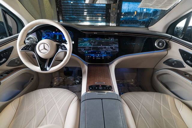 Certified 2023 Mercedes-Benz EQS 580 4MATIC SUV image 12