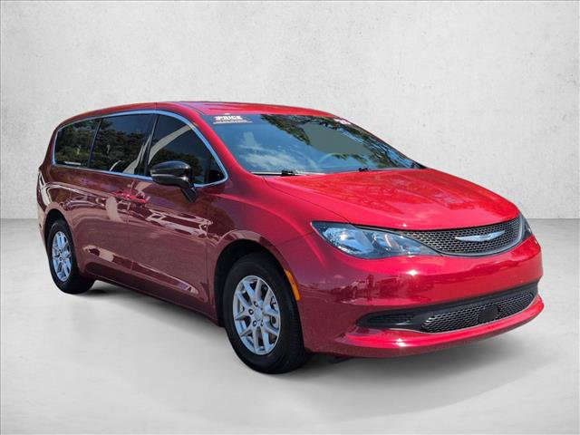 Used 2026 Chrysler Voyager LX FWD image 3