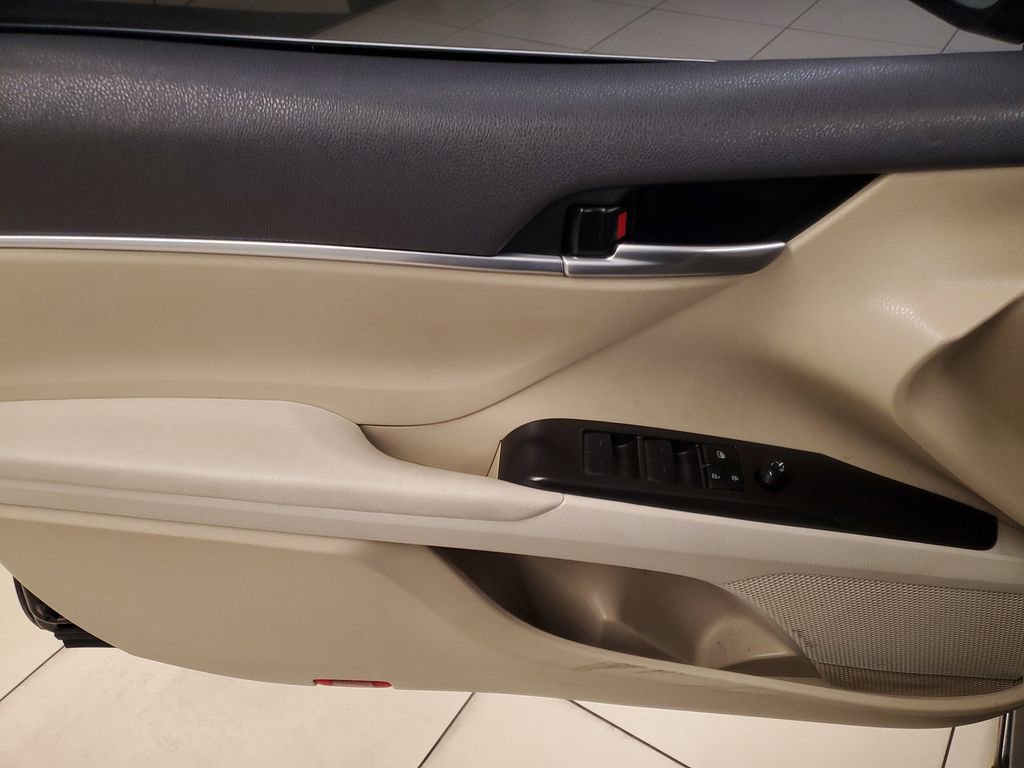 Used 2024 Toyota Camry LE w/ Convenience Package image 17