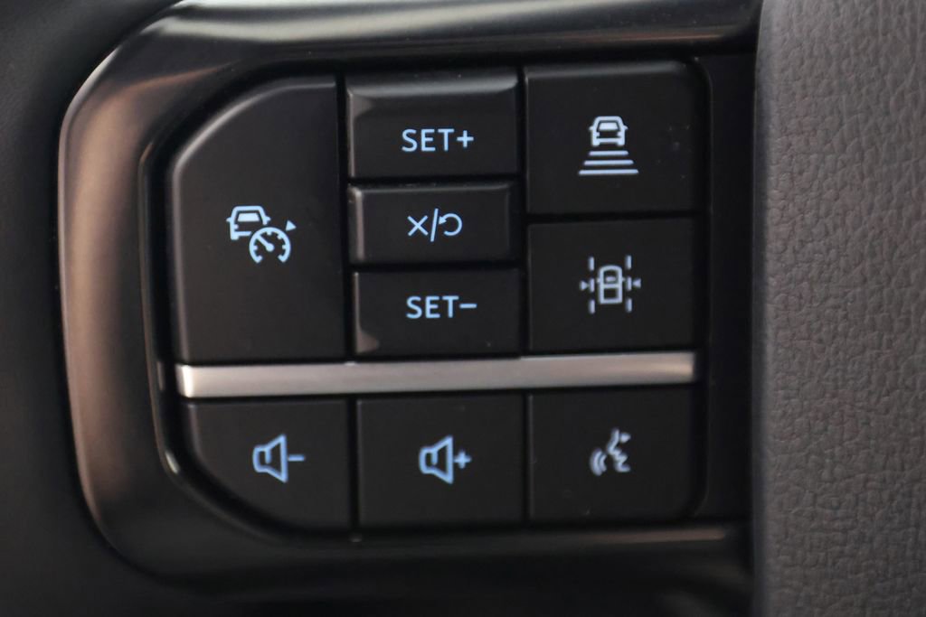 Used 2025 Ford F450 Platinum w/ FX4 Off-Road Package image 22