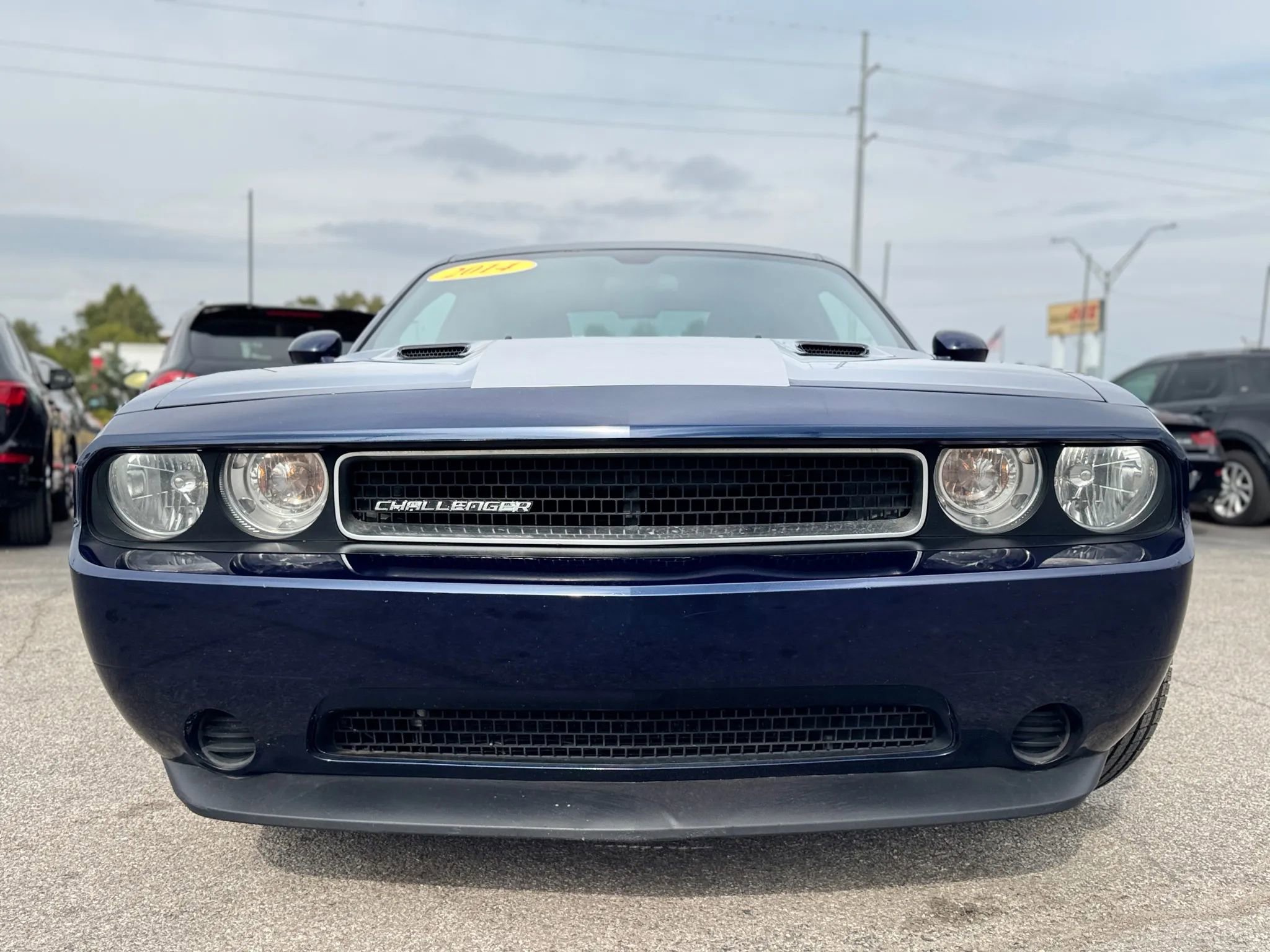 Used 2014 Dodge Challenger SXT RWD image 3