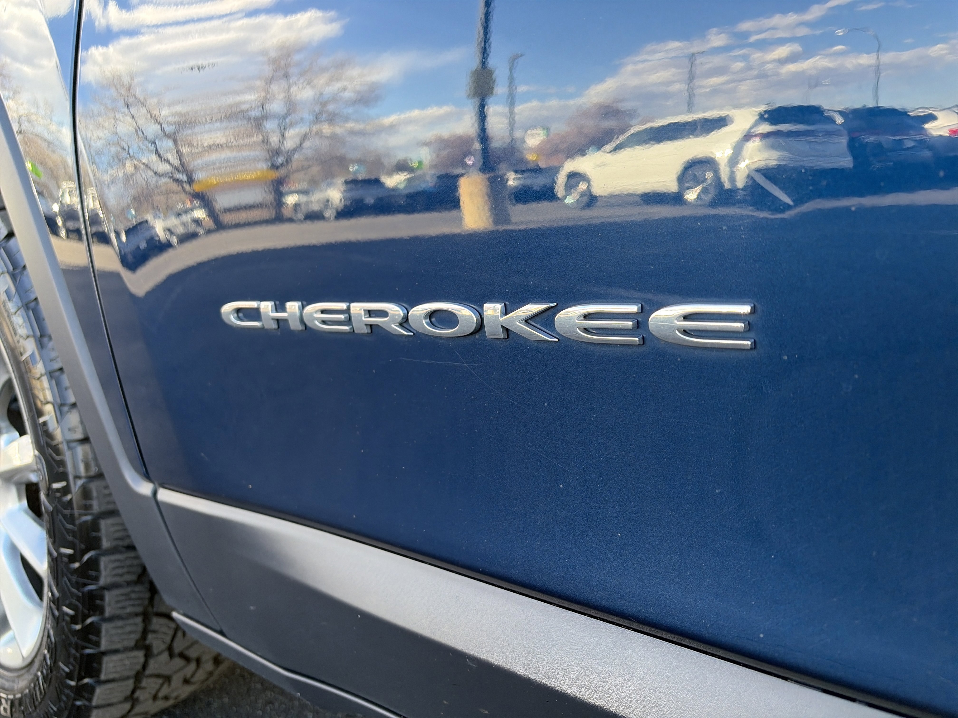 Used 2018 Jeep Cherokee Limited image 27