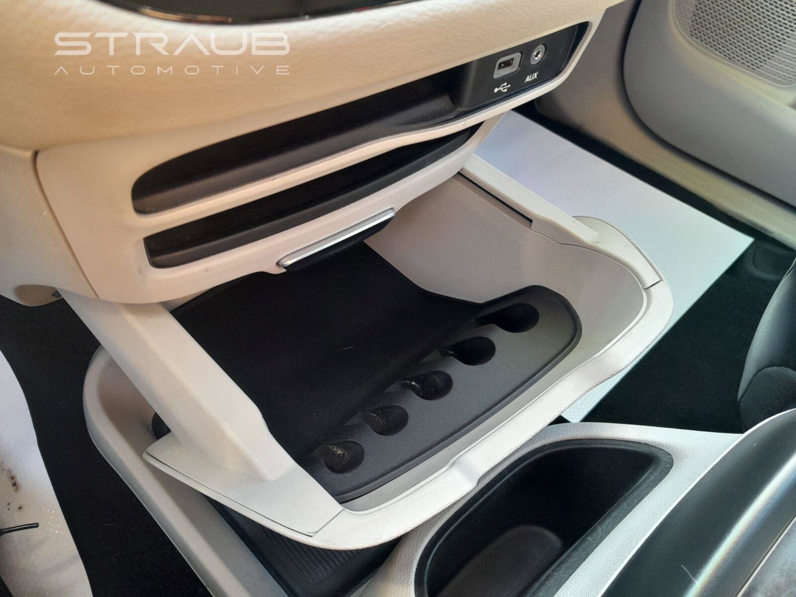 Used 2019 Chrysler Pacifica Limited FWD image 26
